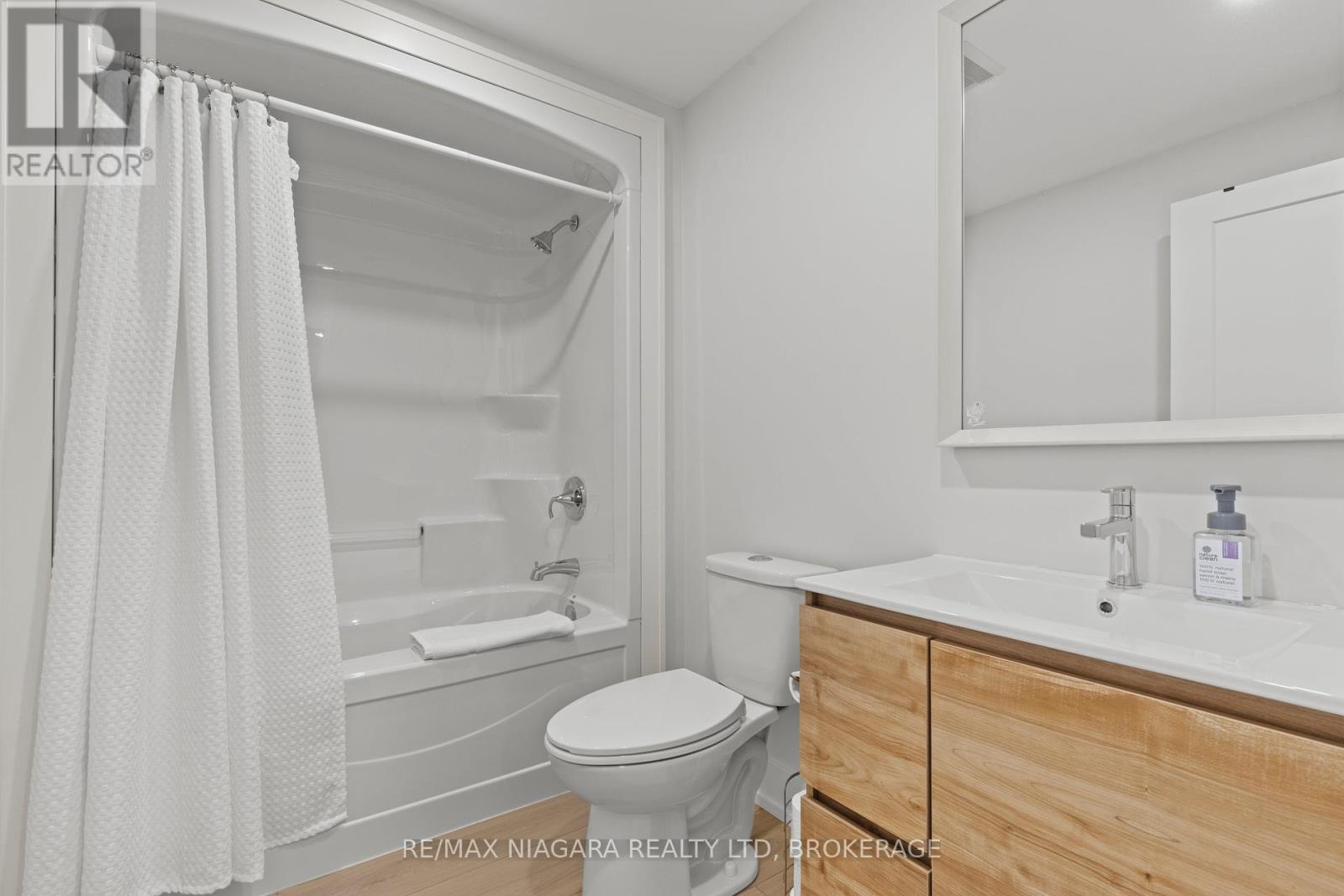 637 Buffalo Road, Fort Erie, Ontario  L2A 5G7 - Photo 33 - X12921524