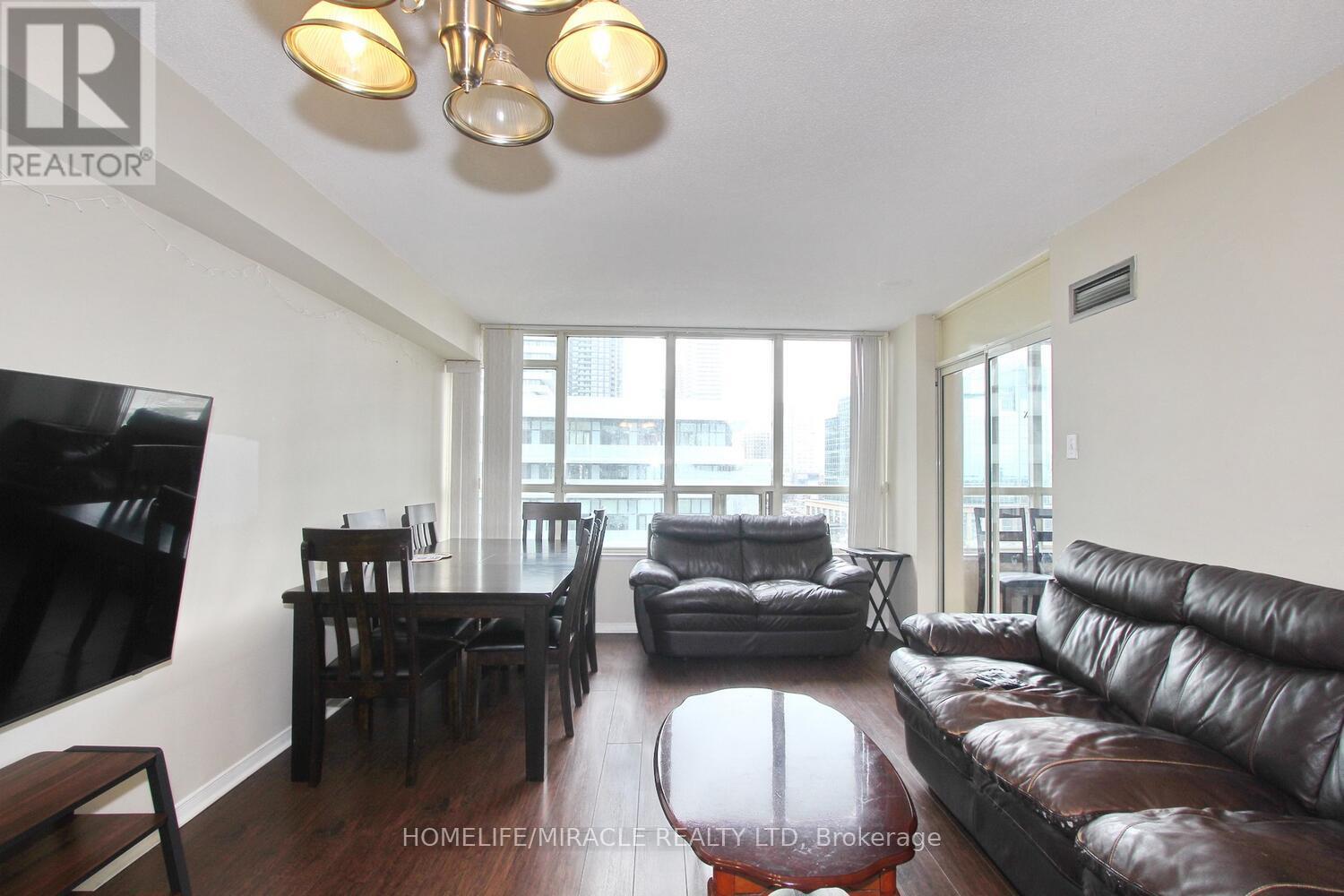 806 - 400 Webb Drive, Mississauga, Ontario  L5B 3Z7 - Photo 15 - W12918204