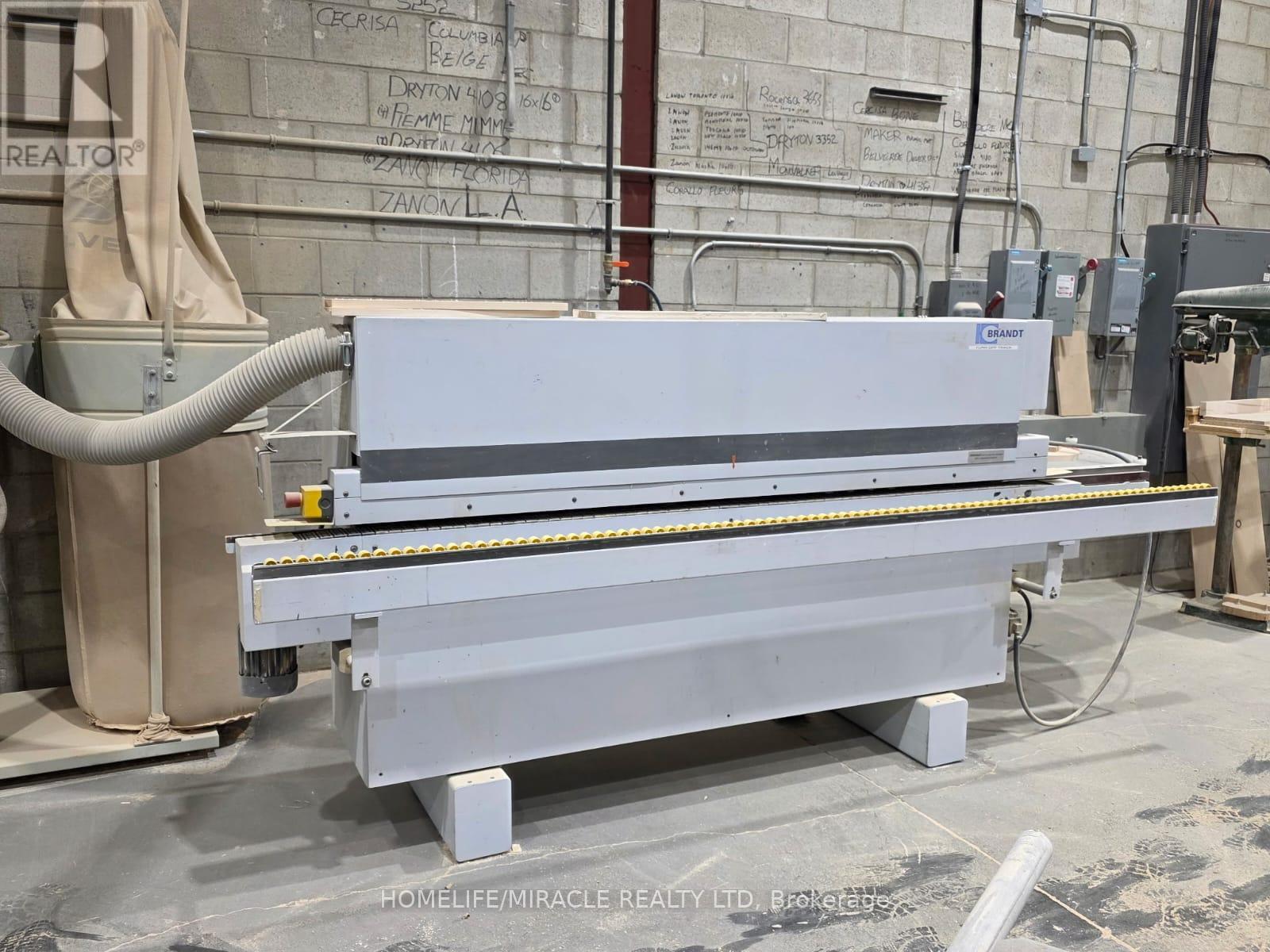 10&11 - 5456 Tomken Road, Mississauga, Ontario  L4W 2Z5 - Photo 11 - W12912716