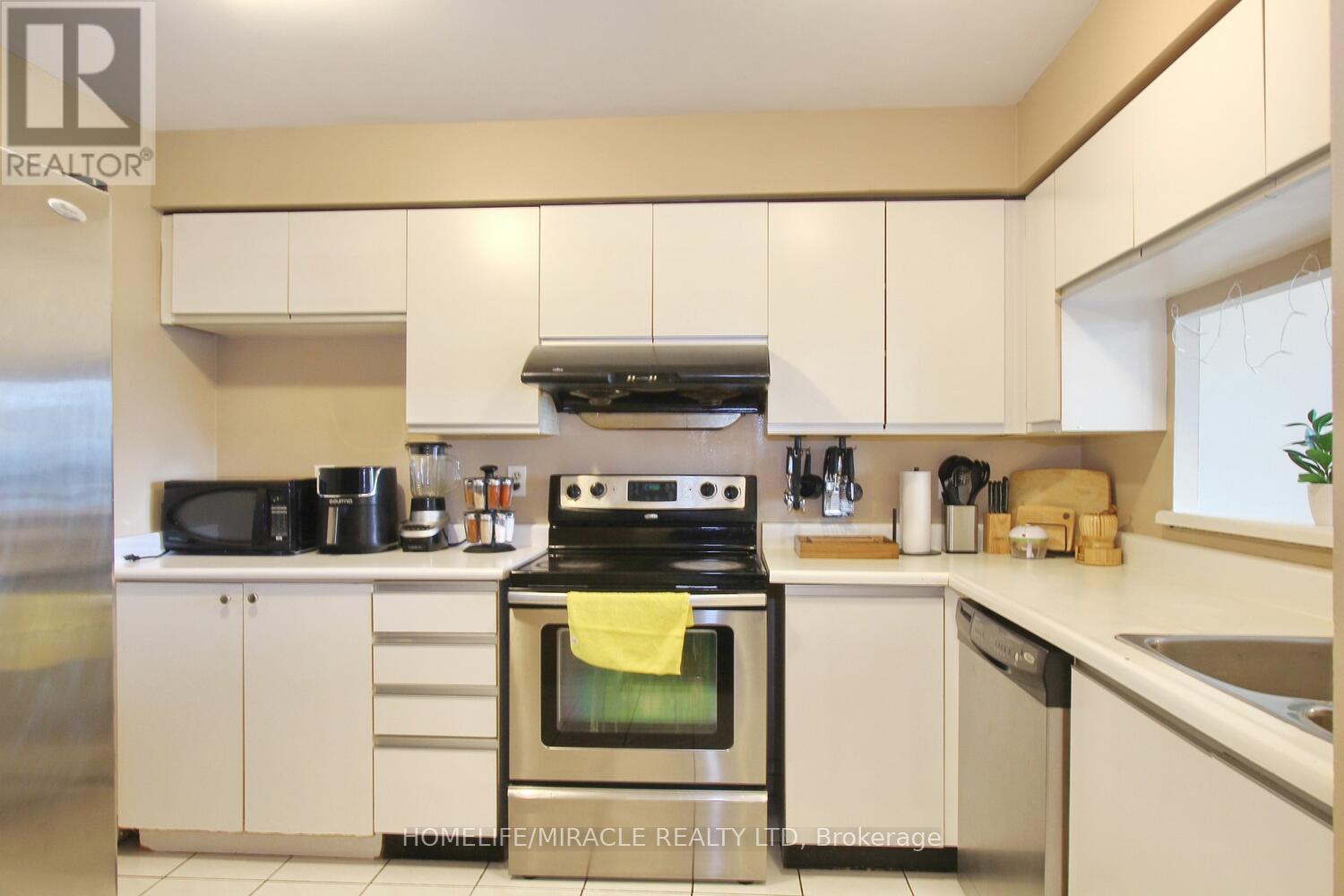 806 - 400 Webb Drive, Mississauga, Ontario  L5B 3Z7 - Photo 8 - W12918204