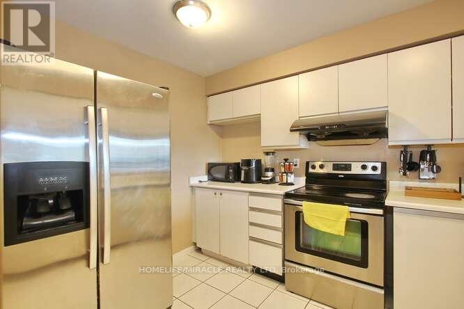 806 - 400 Webb Drive, Mississauga, Ontario  L5B 3Z7 - Photo 9 - W12918204