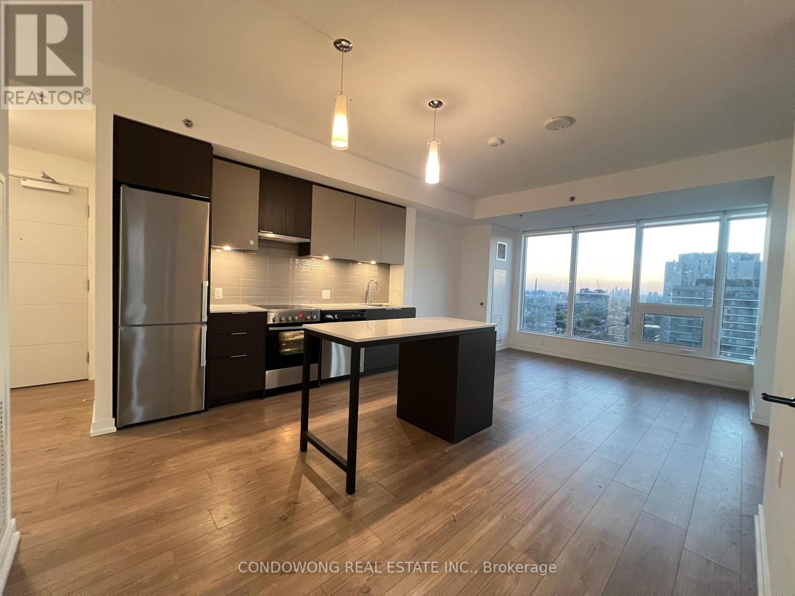 1704 - 203 COLLEGE STREET, Toronto, Ontario