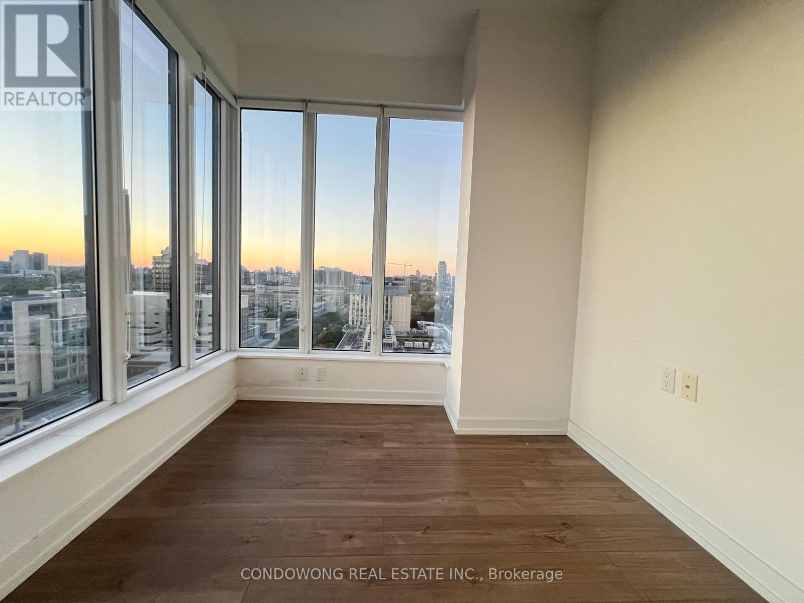 1704 - 203 College Street, Toronto, Ontario  M5T 0C8 - Photo 10 - C12921508