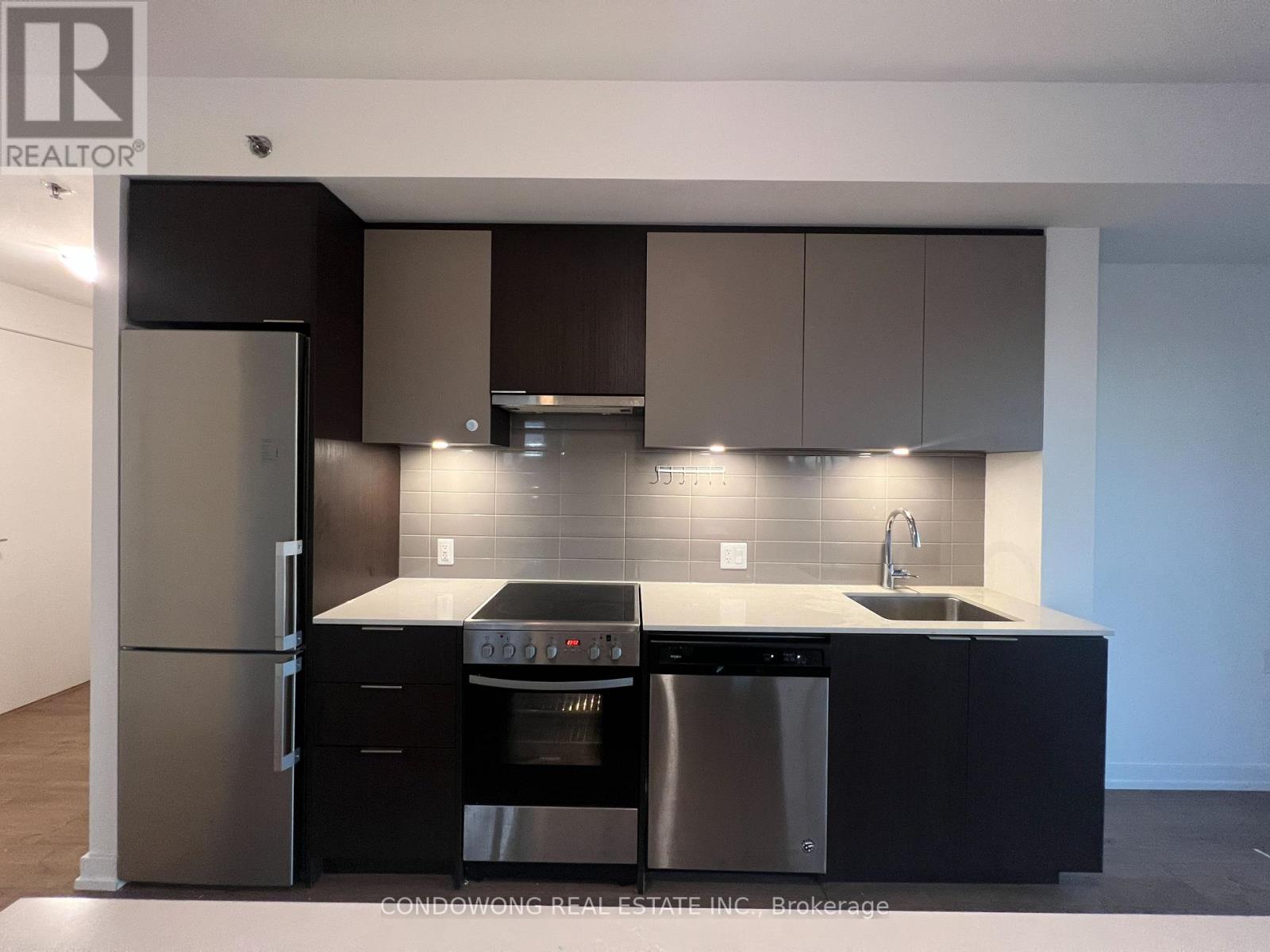 1704 - 203 College Street, Toronto, Ontario  M5T 0C8 - Photo 3 - C12921508