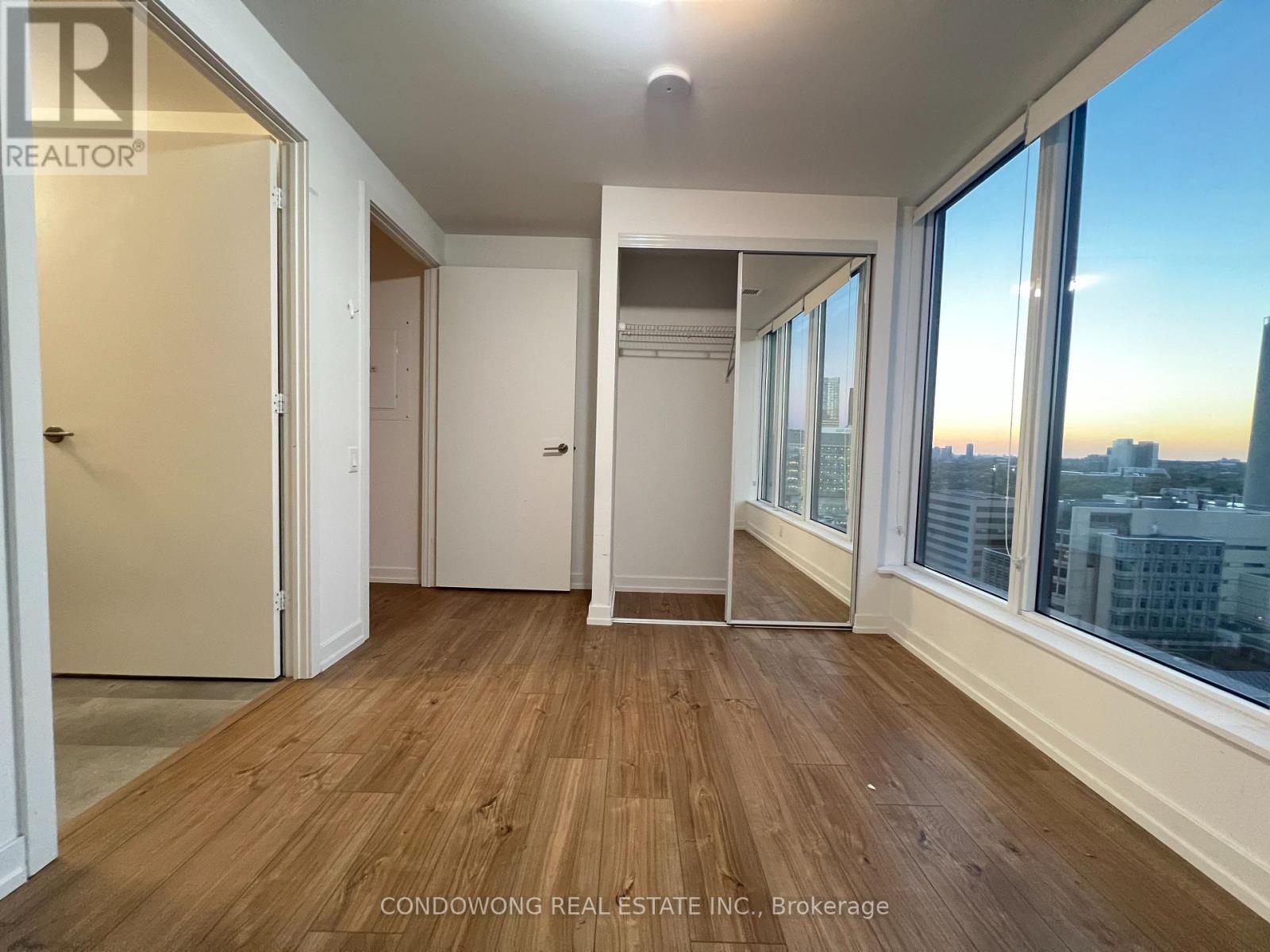 1704 - 203 College Street, Toronto, Ontario  M5T 0C8 - Photo 6 - C12921508