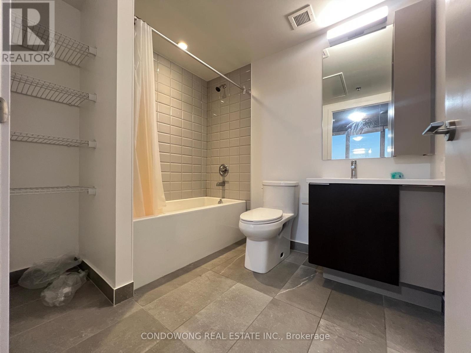 1704 - 203 College Street, Toronto, Ontario  M5T 0C8 - Photo 7 - C12921508