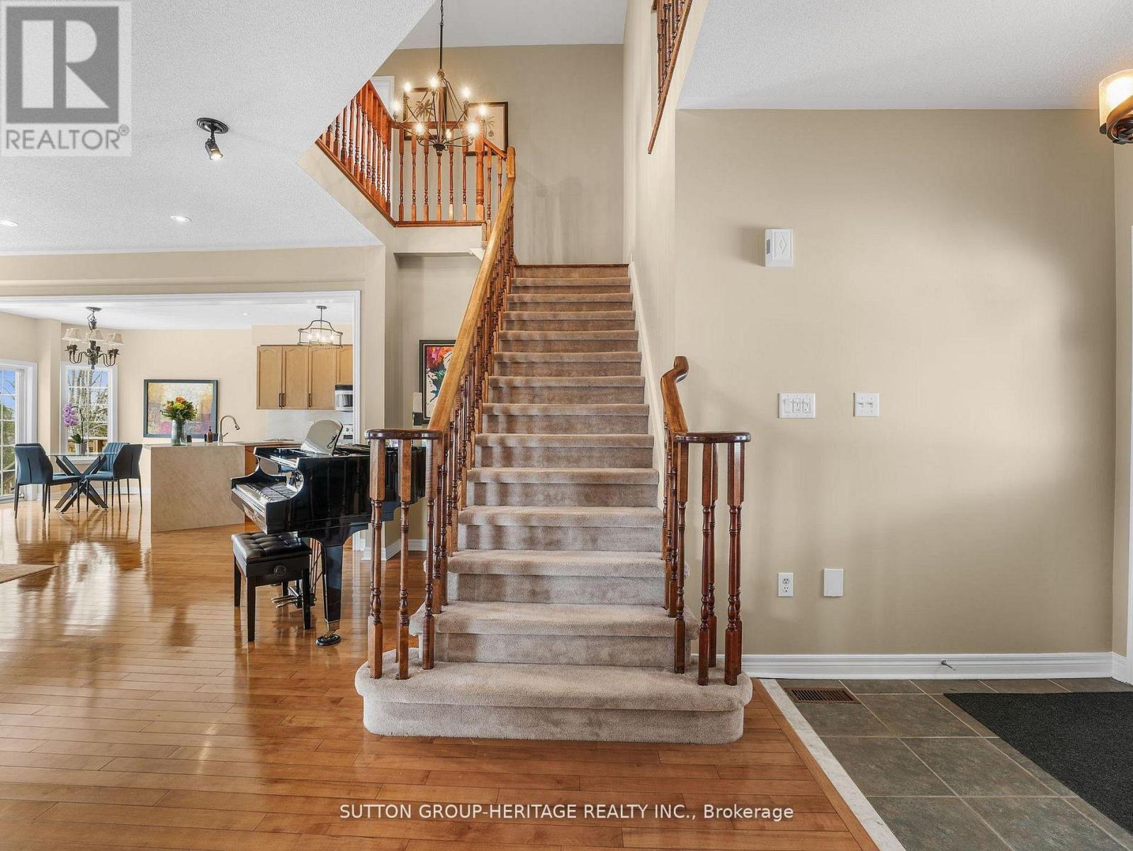 21 Sheldon Drive, Ajax, Ontario  L1T 4K7 - Photo 5 - E12921520