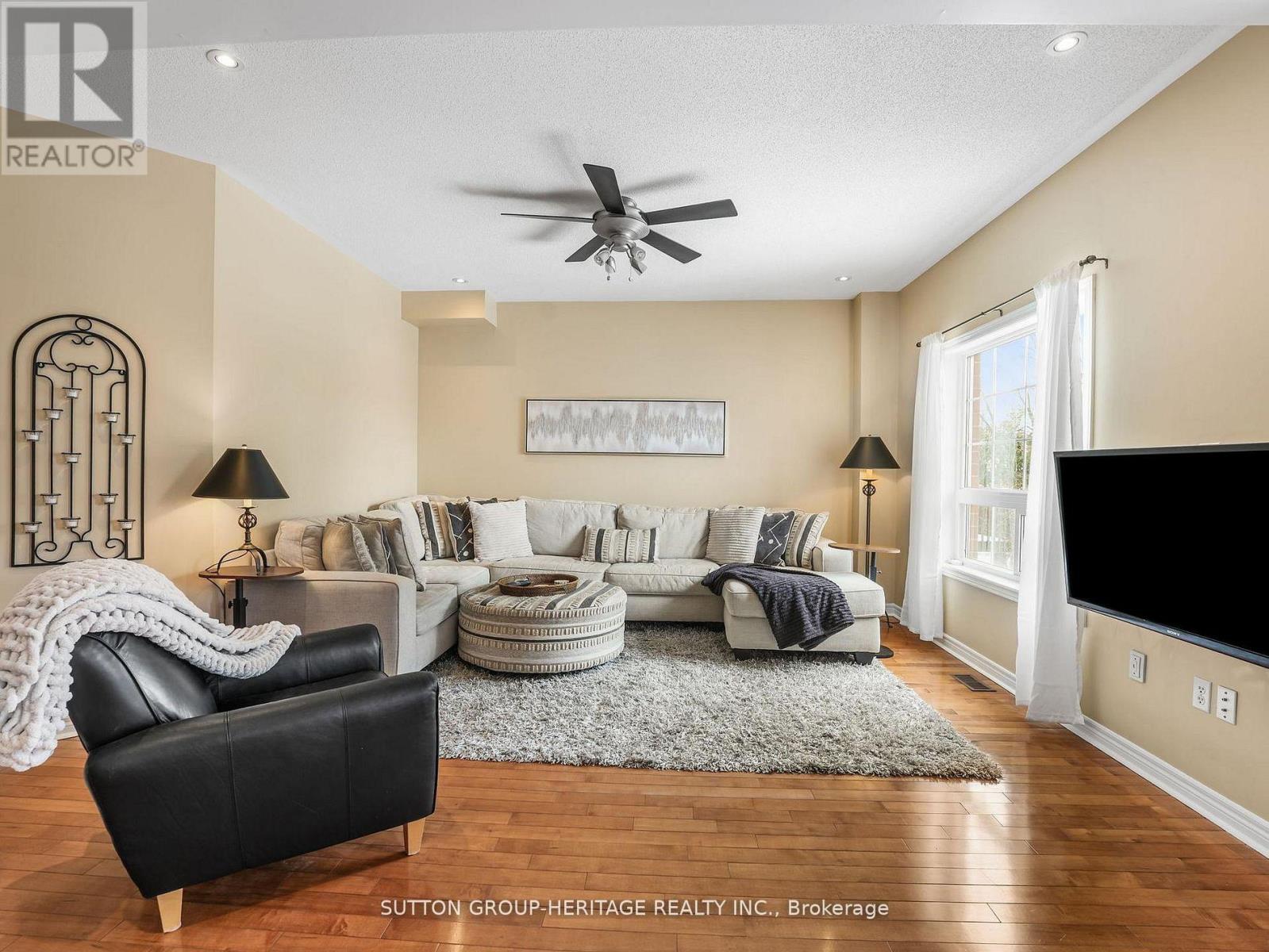 21 Sheldon Drive, Ajax, Ontario  L1T 4K7 - Photo 6 - E12921520