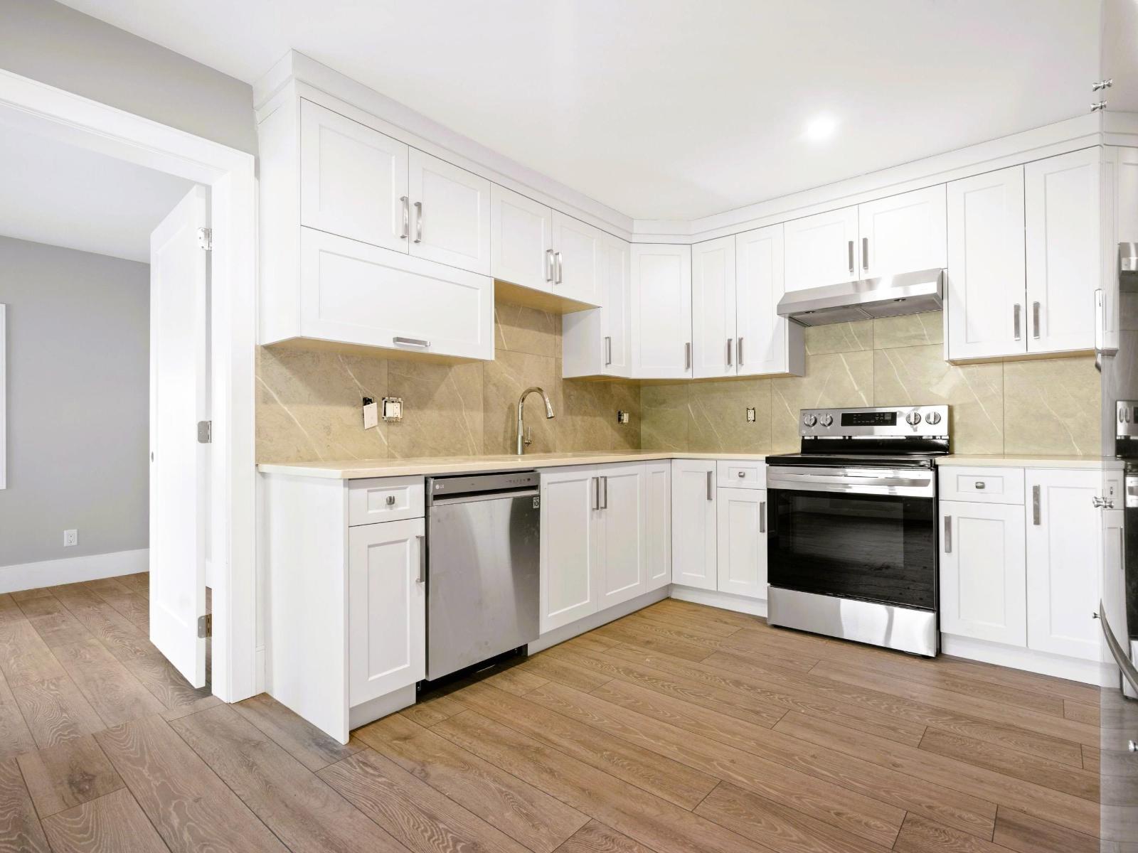 8589 112 Street, Delta, British Columbia  V4C 4X1 - Photo 3 - R3102355