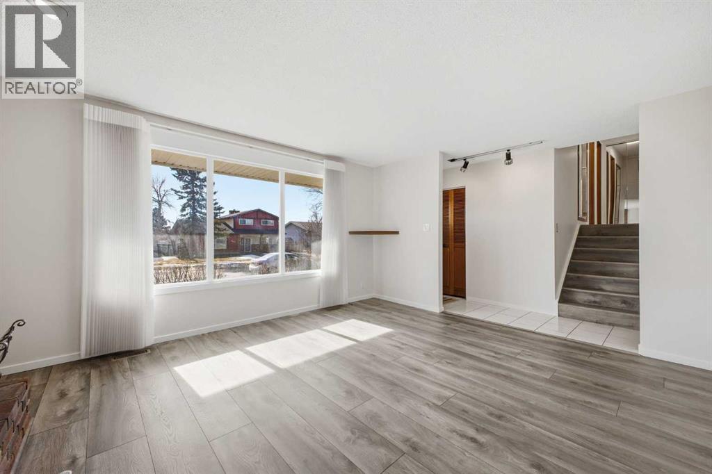 4636 26 Avenue Ne, Calgary, Alberta  T1Y 2R8 - Photo 5 - A2294387