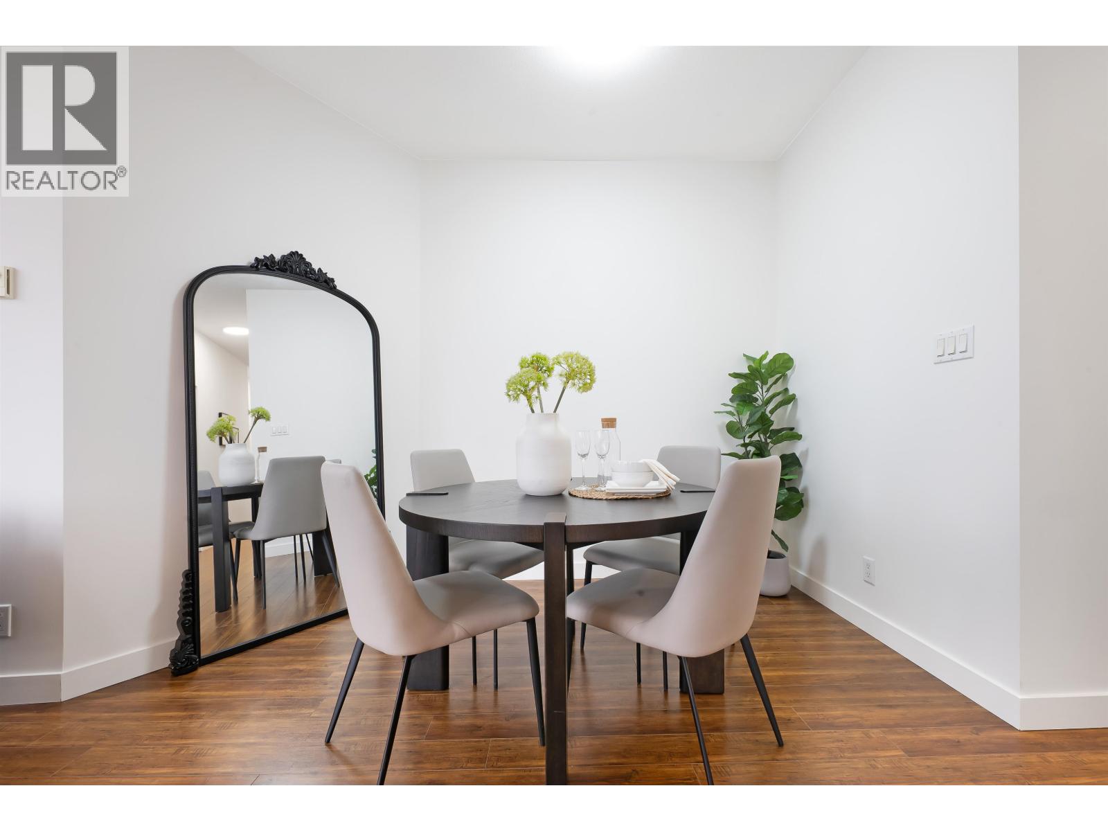 1802 1050 Smithe Street, Vancouver, British Columbia  V6G 4T4 - Photo 4 - R3102779