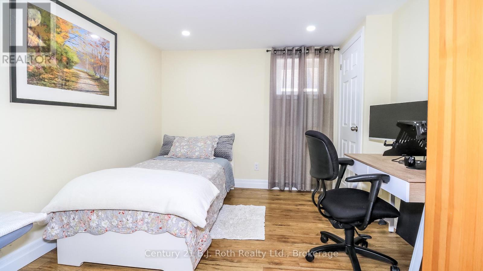 156 The Westway, Toronto, Ontario  M9P 2C1 - Photo 19 - W12810488