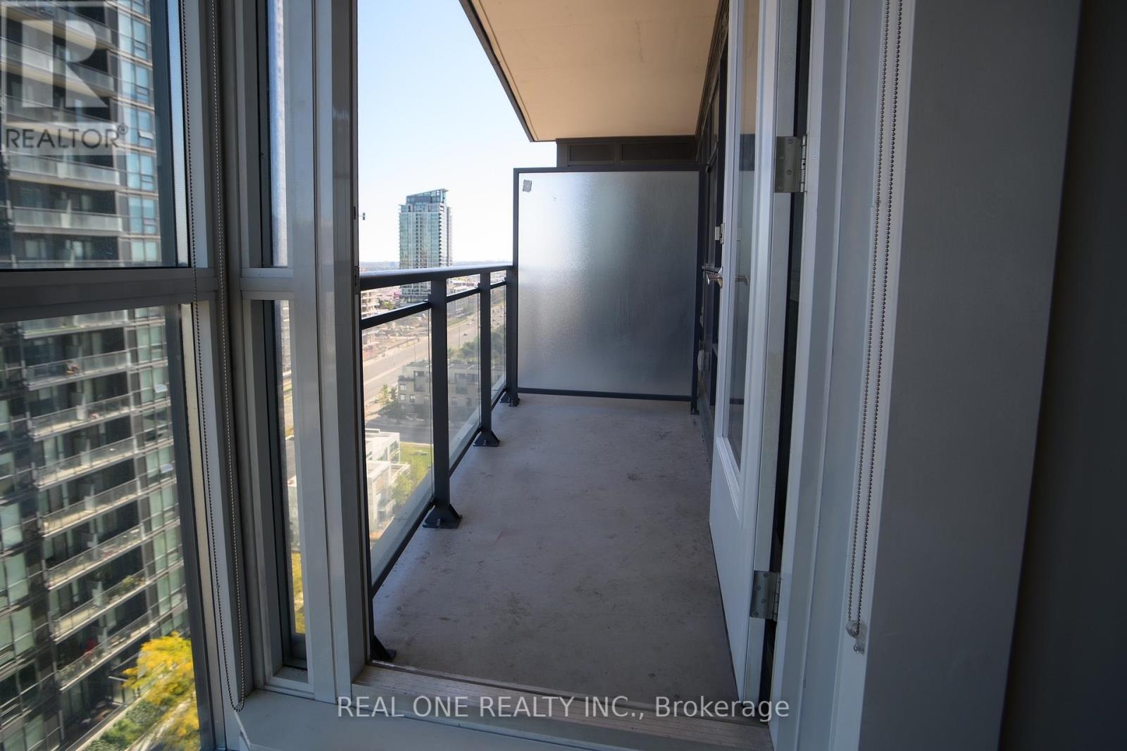 1410 - 510 Curran Place, Mississauga, Ontario  L5B 0J8 - Photo 8 - W12921488