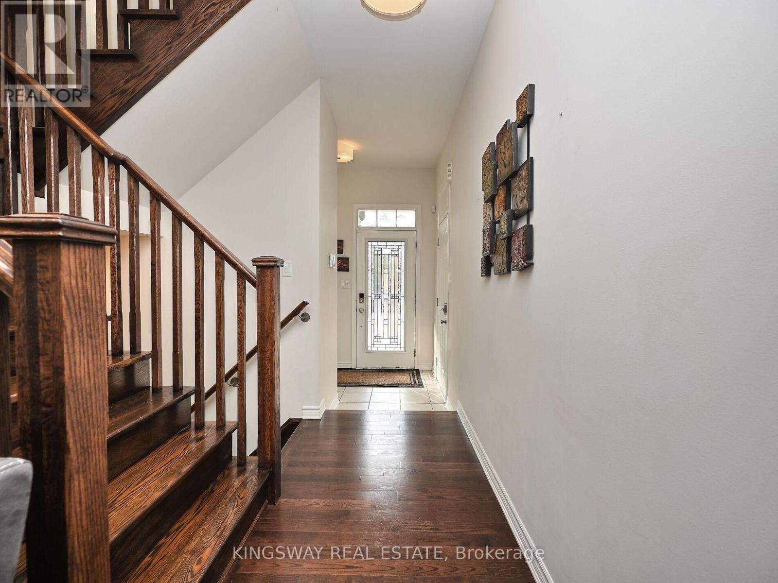 620 Langholm Street, Milton, Ontario  L9T 8Z8 - Photo 6 - W12921502