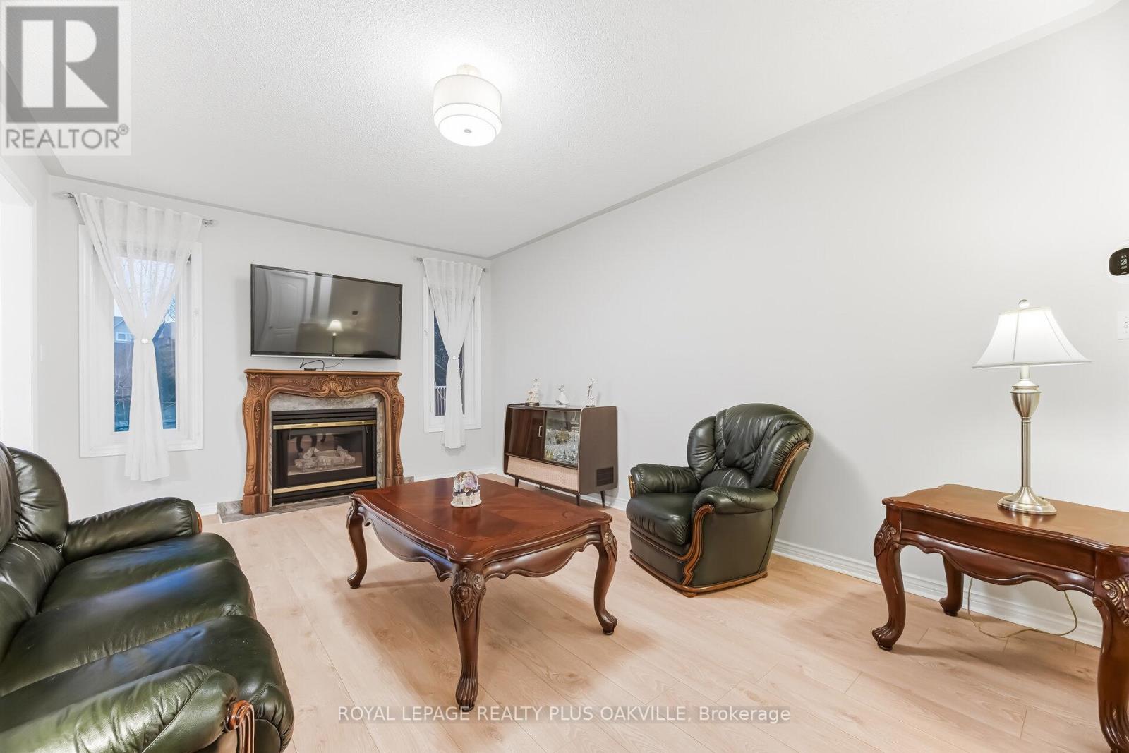 3395 Trelawny Circle, Mississauga, Ontario  L5N 6N6 - Photo 17 - W12921514
