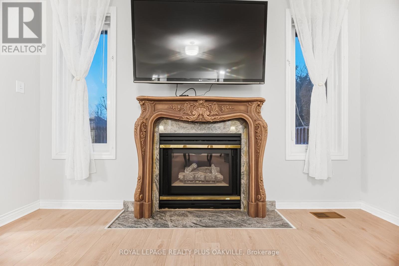 3395 Trelawny Circle, Mississauga, Ontario  L5N 6N6 - Photo 18 - W12921514