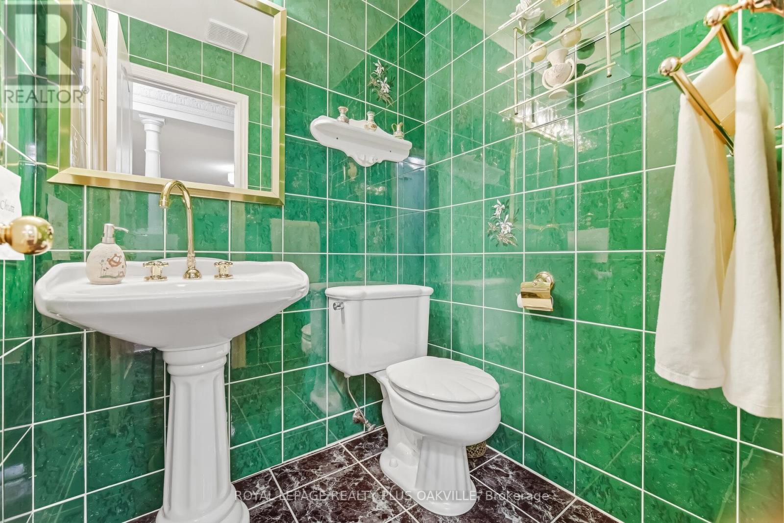 3395 Trelawny Circle, Mississauga, Ontario  L5N 6N6 - Photo 20 - W12921514