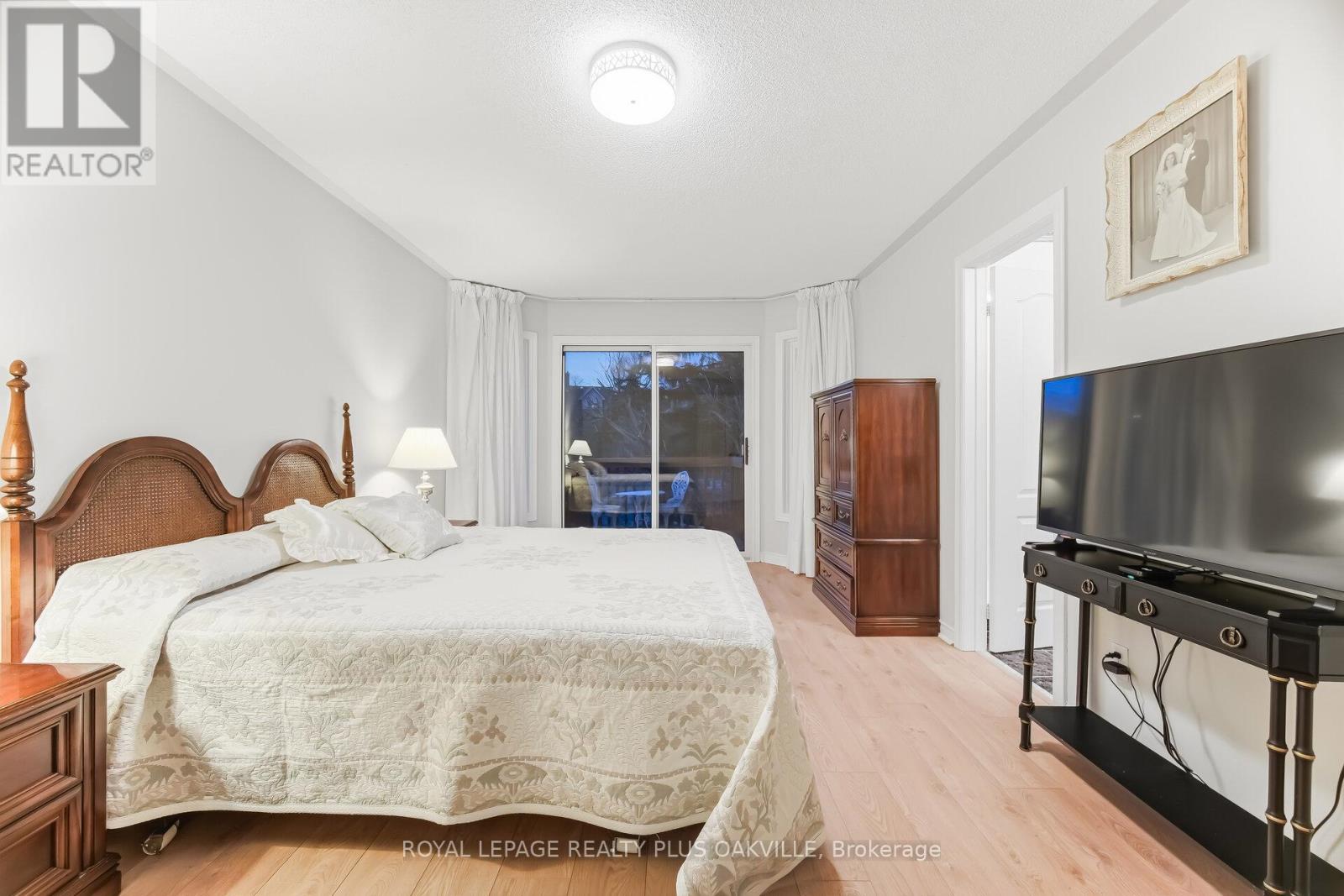 3395 Trelawny Circle, Mississauga, Ontario  L5N 6N6 - Photo 23 - W12921514