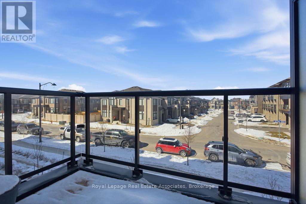 228 Vellwood Common, Oakville, Ontario  L6L 0E8 - Photo 10 - W12921516