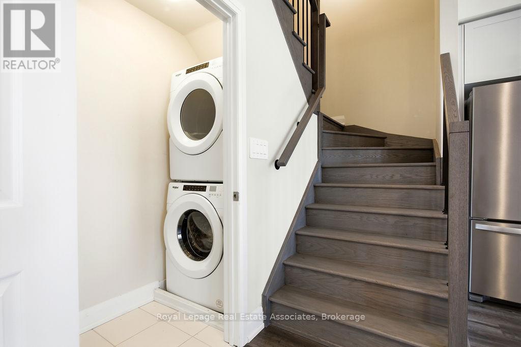 228 Vellwood Common, Oakville, Ontario  L6L 0E8 - Photo 7 - W12921516