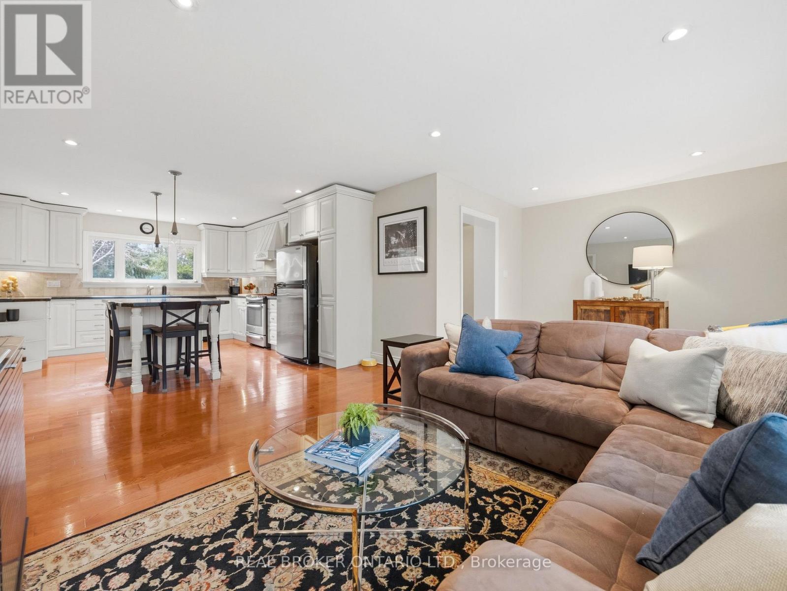 929 Parkland Avenue, Mississauga, Ontario  L5H 3G9 - Photo 11 - W12921518