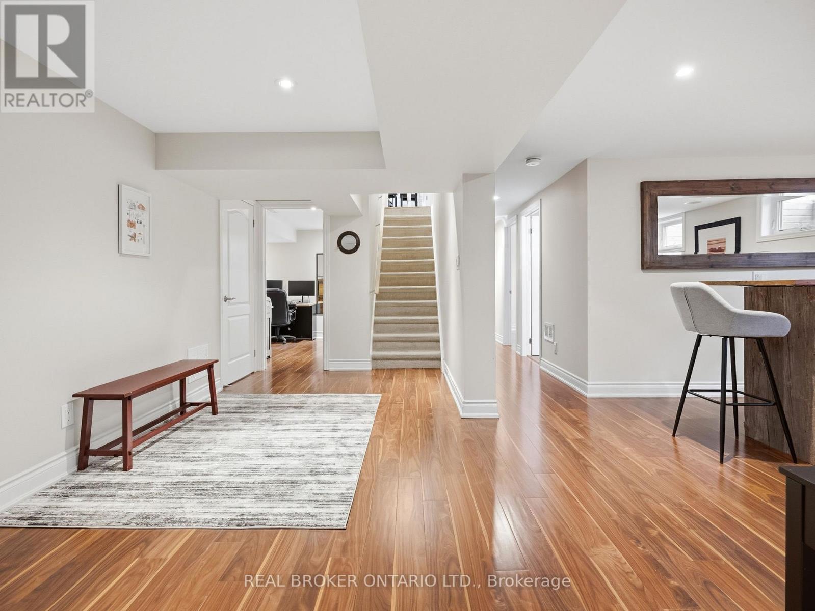 929 Parkland Avenue, Mississauga, Ontario  L5H 3G9 - Photo 23 - W12921518