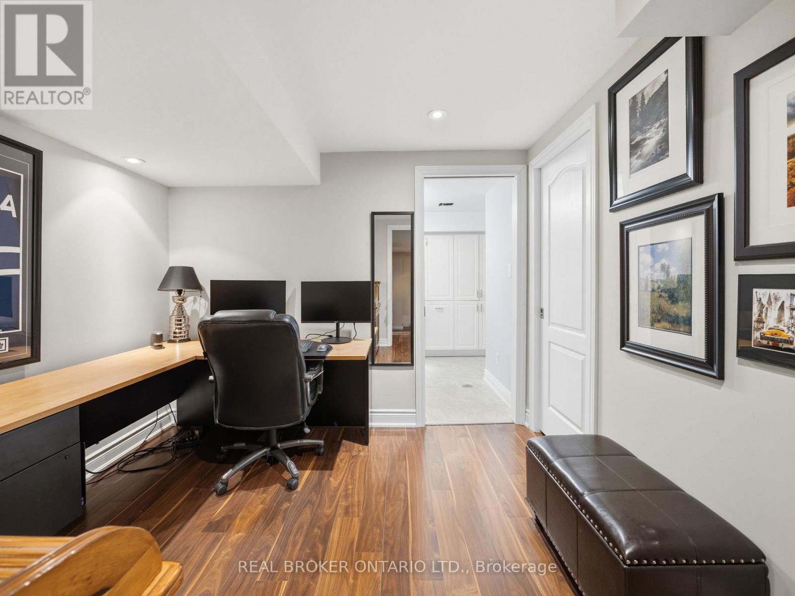 929 Parkland Avenue, Mississauga, Ontario  L5H 3G9 - Photo 31 - W12921518