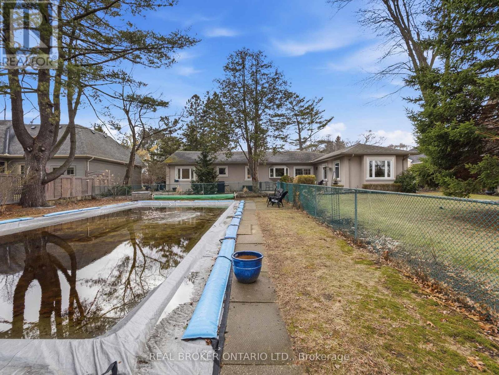 929 Parkland Avenue, Mississauga, Ontario  L5H 3G9 - Photo 39 - W12921518