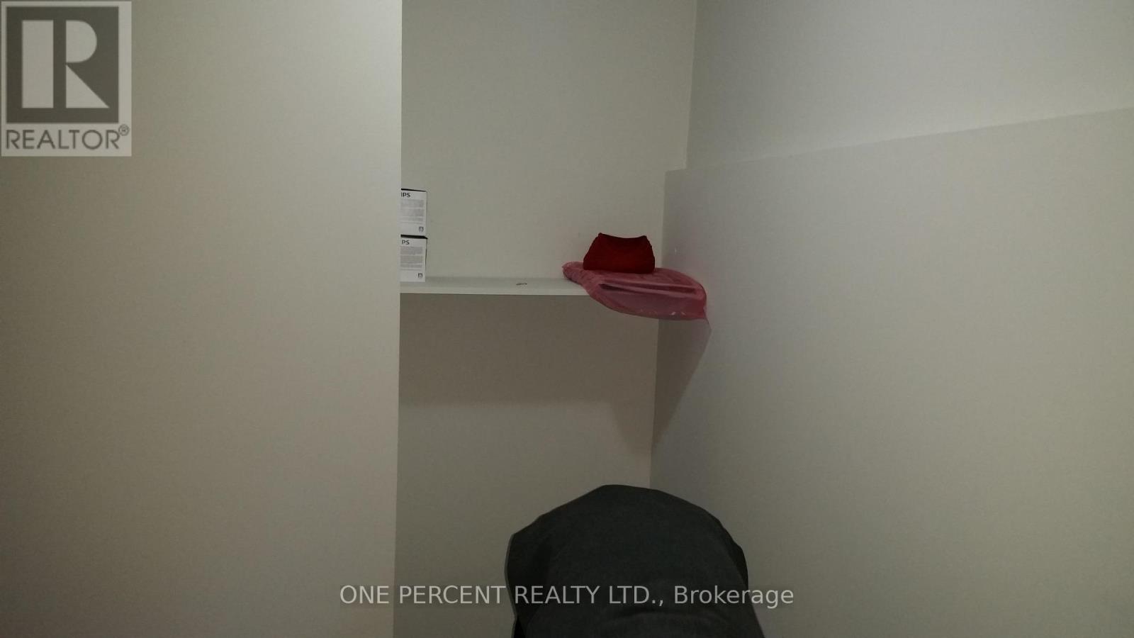 Basement Apartment - 52 Timberlane Drive, Brampton, Ontario  L6Y 4B6 - Photo 4 - W12921528