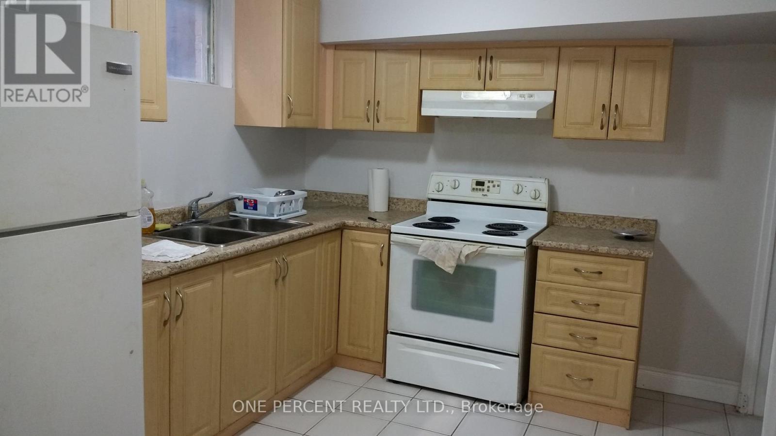 Basement Apartment - 52 Timberlane Drive, Brampton, Ontario  L6Y 4B6 - Photo 6 - W12921528