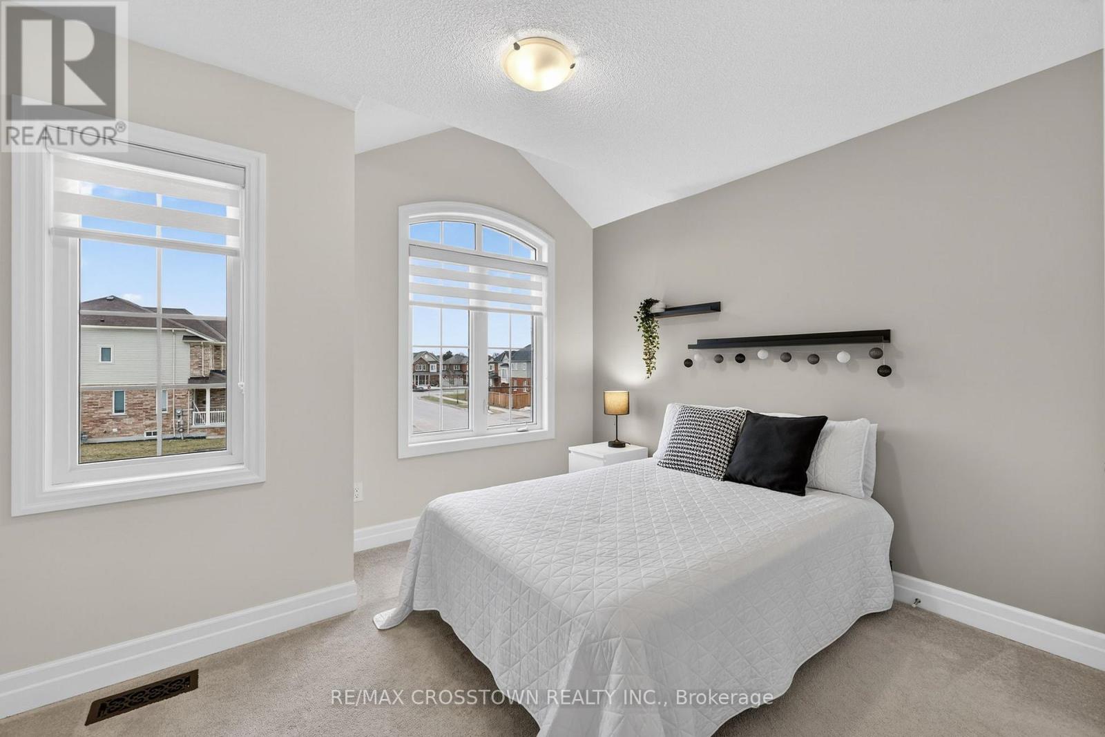 30 Hutton Crescent, Essa, Ontario  L3W 0R6 - Photo 29 - N12918038