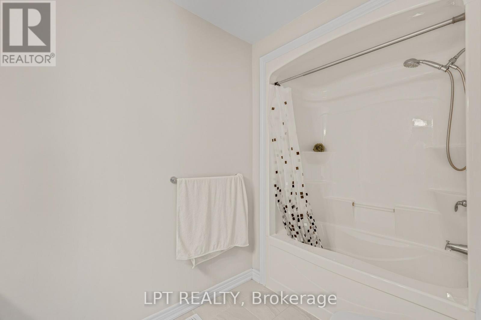 162 Mccabe Avenue, Welland, Ontario  L3B 0H6 - Photo 15 - X12885048