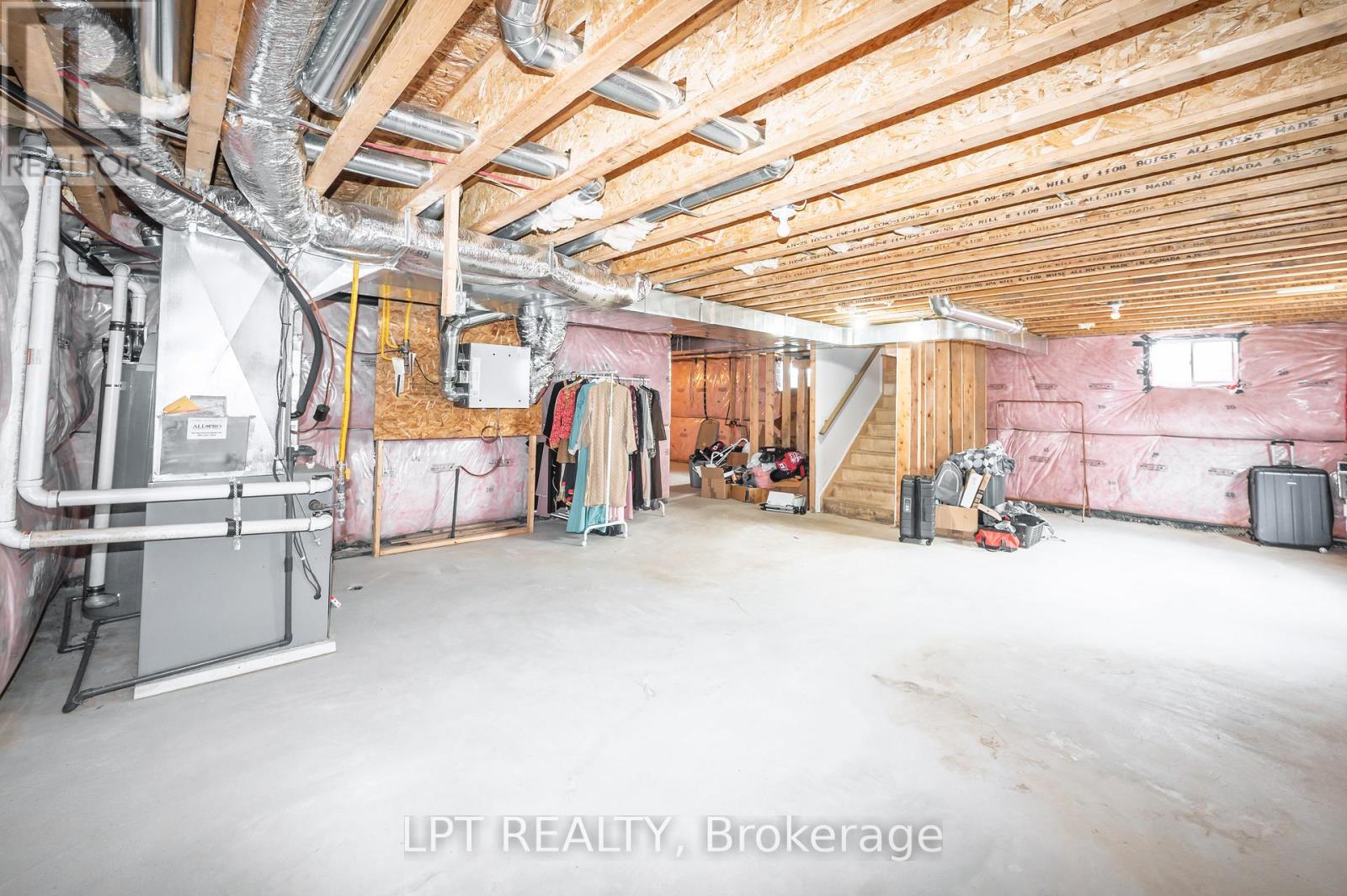 162 Mccabe Avenue, Welland, Ontario  L3B 0H6 - Photo 24 - X12885048