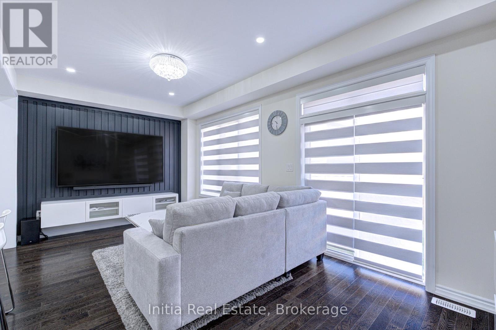 53 Lillian Way, Haldimand, Ontario  N3W 0E7 - Photo 11 - X12921494