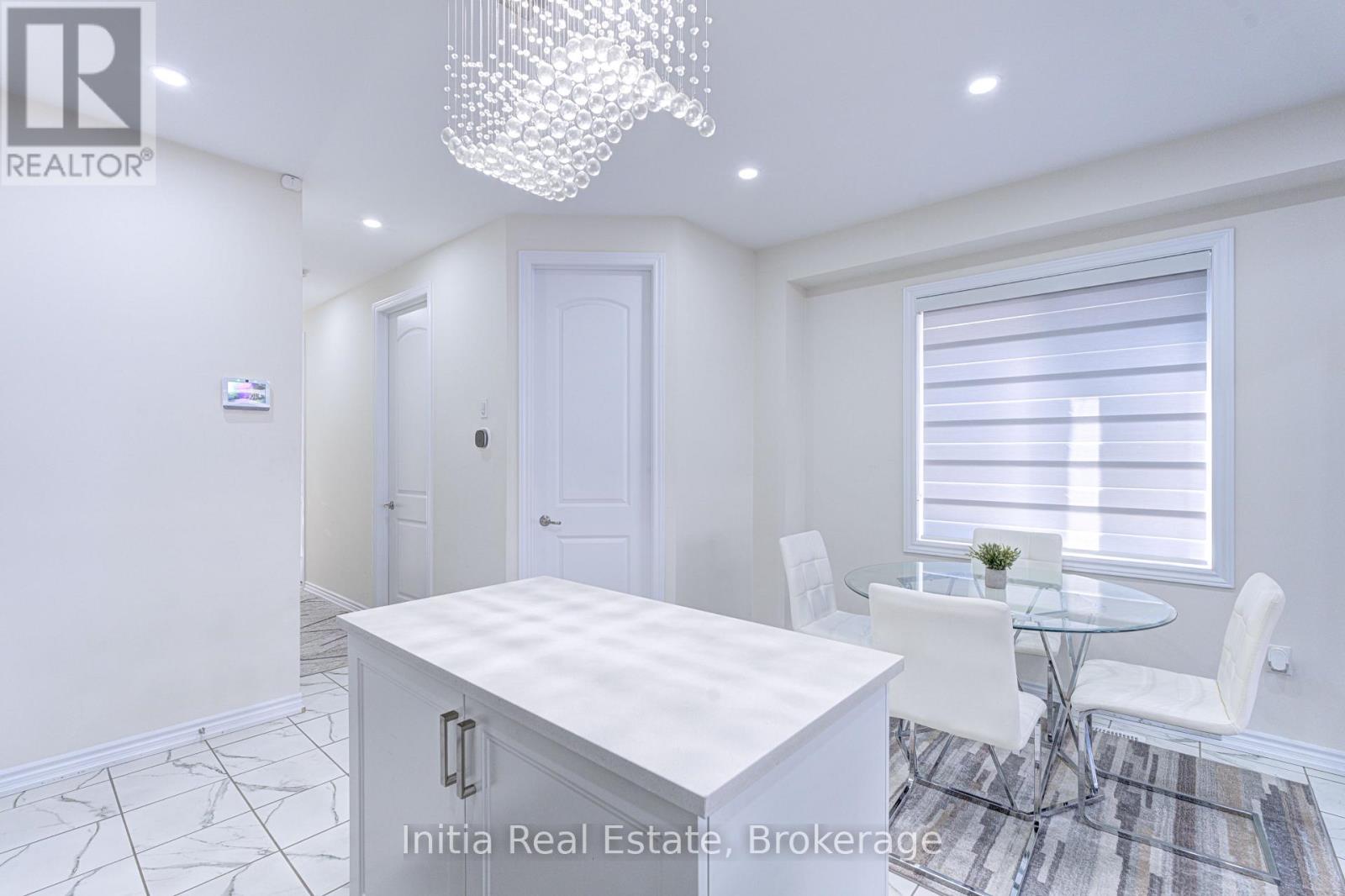 53 Lillian Way, Haldimand, Ontario  N3W 0E7 - Photo 6 - X12921494