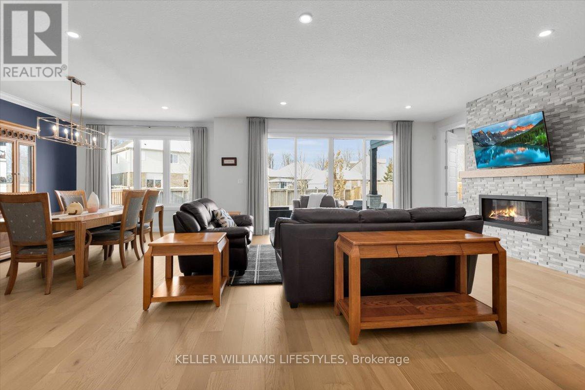 956 Eagletrace Drive, London North, Ontario  N6G 3X9 - Photo 13 - X12921610