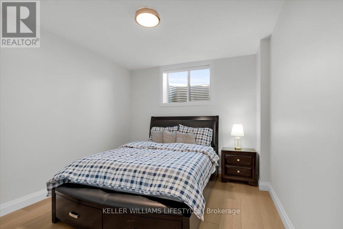 956 Eagletrace Drive, London North, Ontario  N6G 3X9 - Photo 40 - X12921610