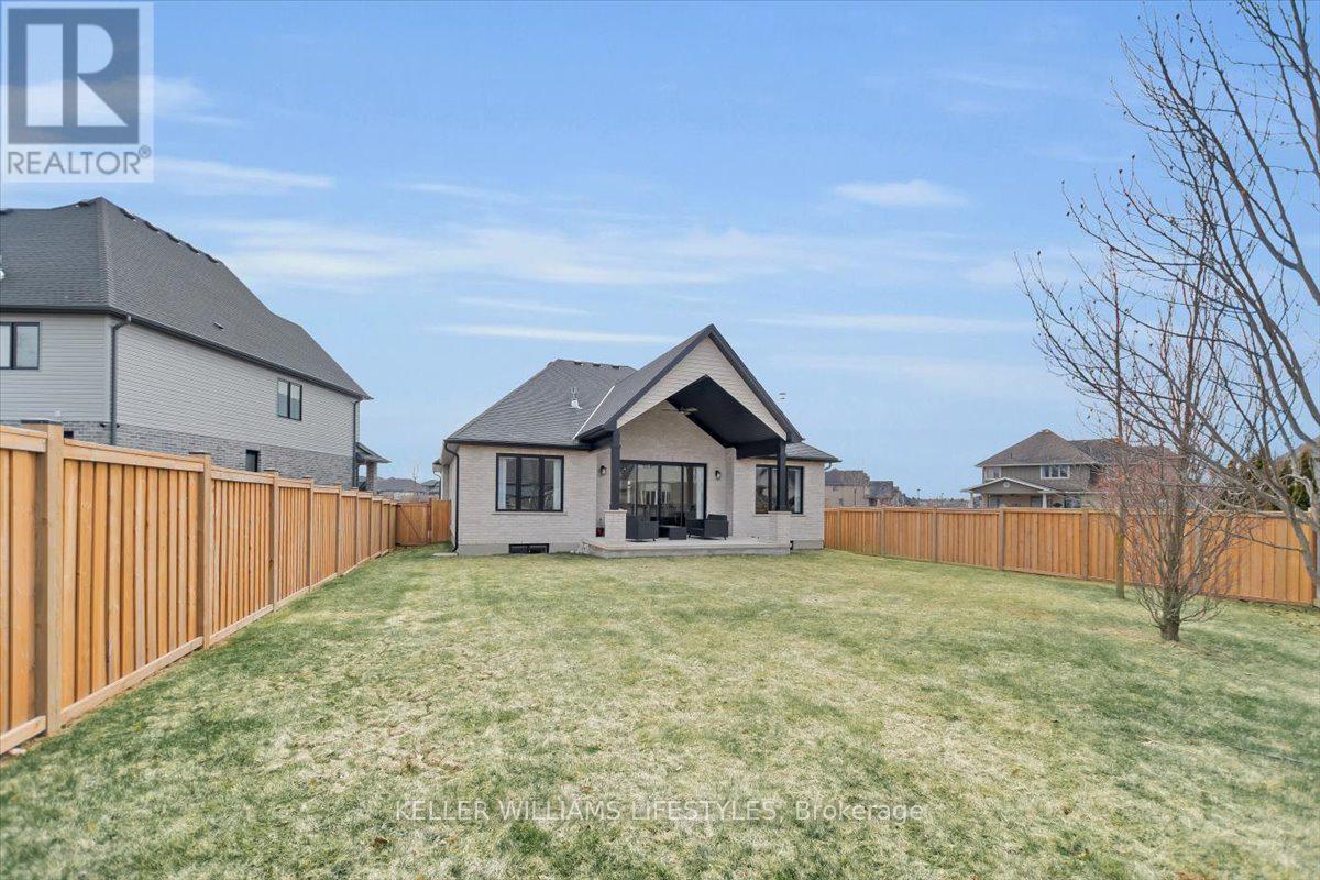 956 Eagletrace Drive, London North, Ontario  N6G 3X9 - Photo 48 - X12921610