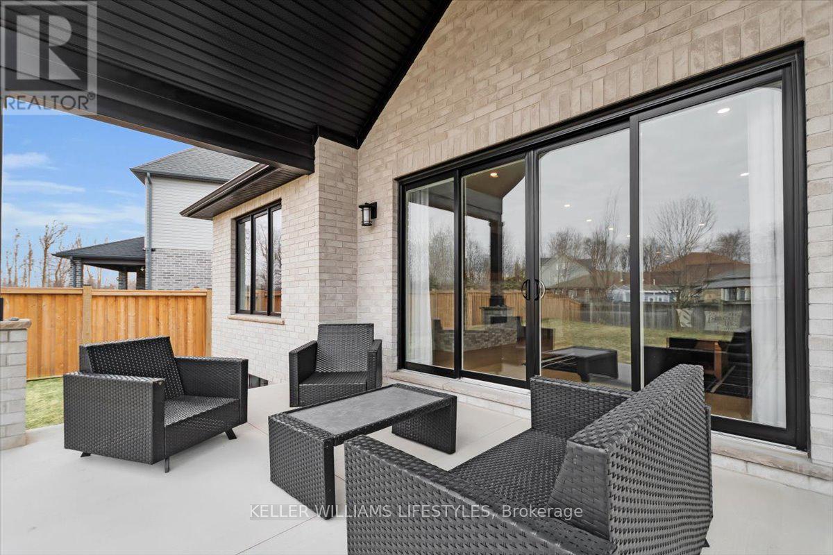 956 Eagletrace Drive, London North, Ontario  N6G 3X9 - Photo 50 - X12921610