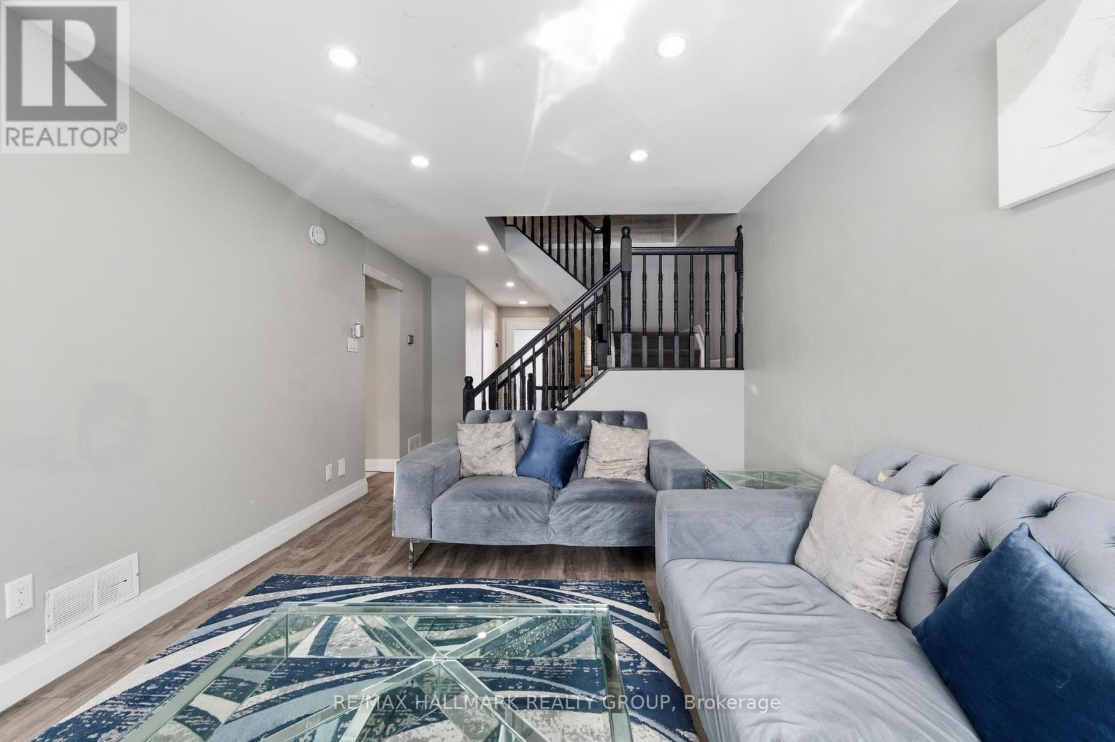 1924 Ashmont Street, Ottawa, Ontario  K1C 7B9 - Photo 12 - X12921628