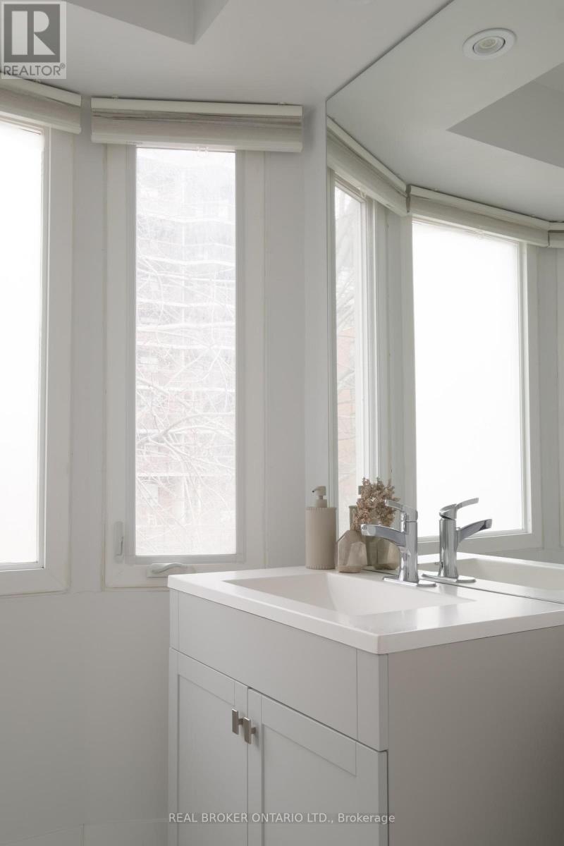 276 Gowan Avenue, Toronto, Ontario  M4J 2K6 - Photo 34 - E12921380