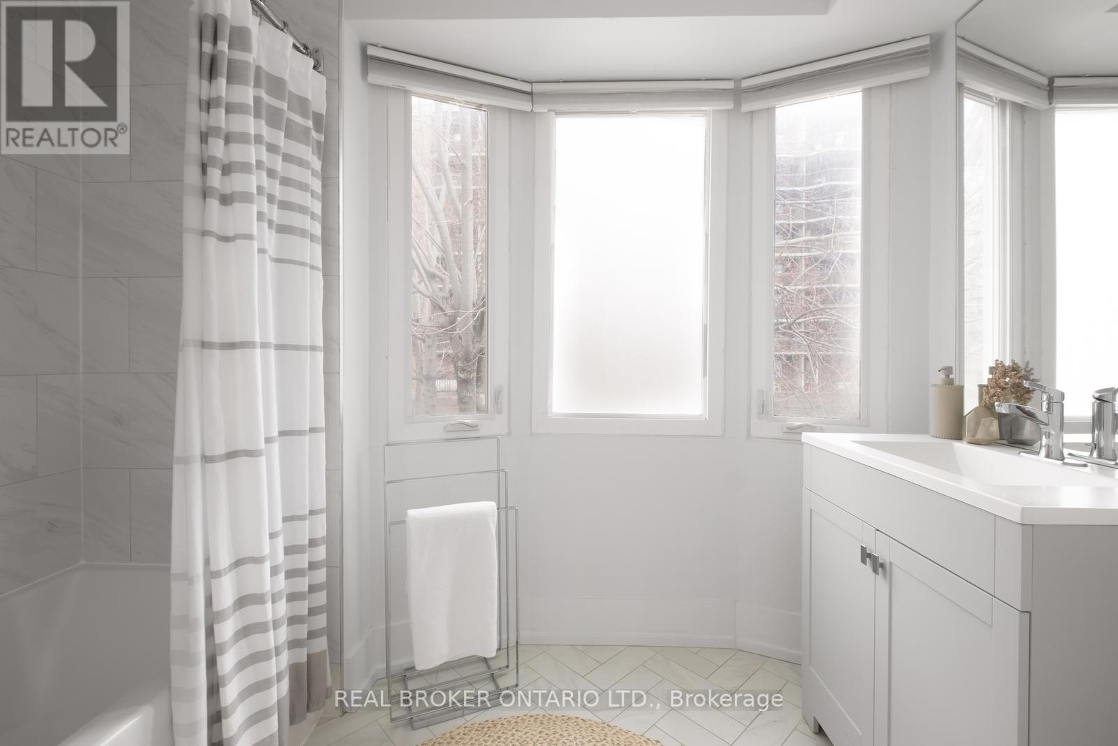 276 Gowan Avenue, Toronto, Ontario  M4J 2K6 - Photo 33 - E12921380