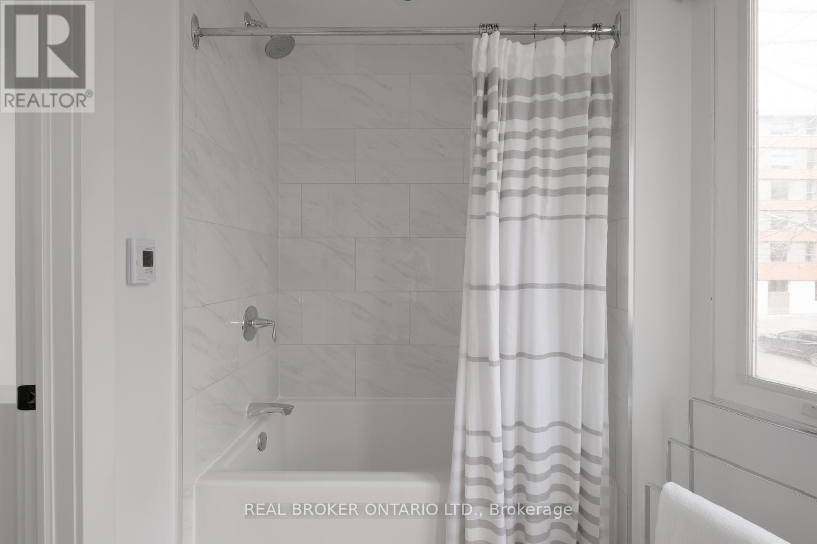 276 Gowan Avenue, Toronto, Ontario  M4J 2K6 - Photo 35 - E12921380