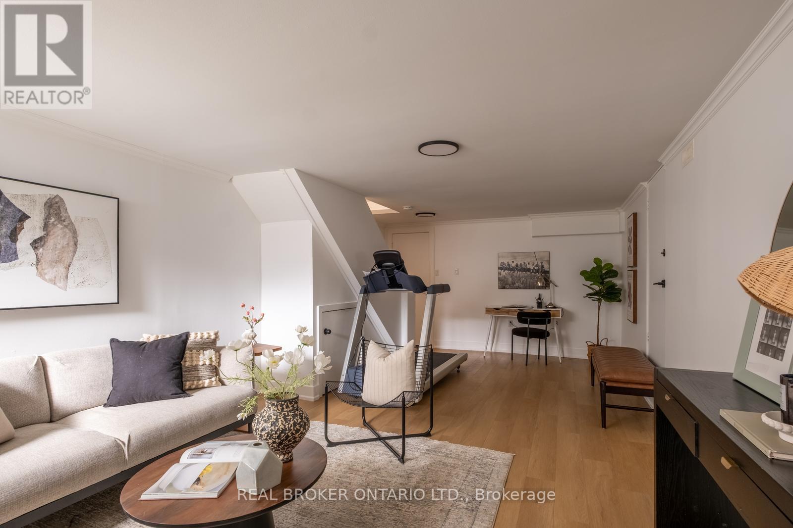 276 Gowan Avenue, Toronto, Ontario  M4J 2K6 - Photo 39 - E12921380