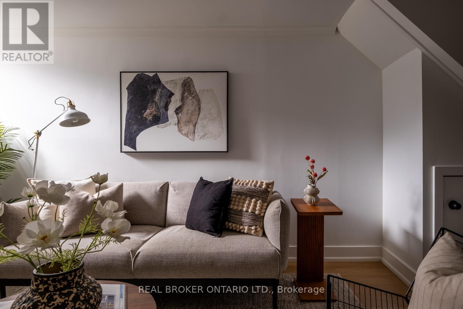 276 Gowan Avenue, Toronto, Ontario  M4J 2K6 - Photo 37 - E12921380