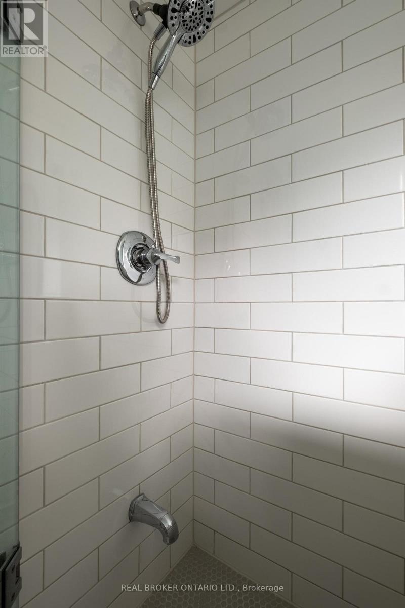 276 Gowan Avenue, Toronto, Ontario  M4J 2K6 - Photo 44 - E12921380