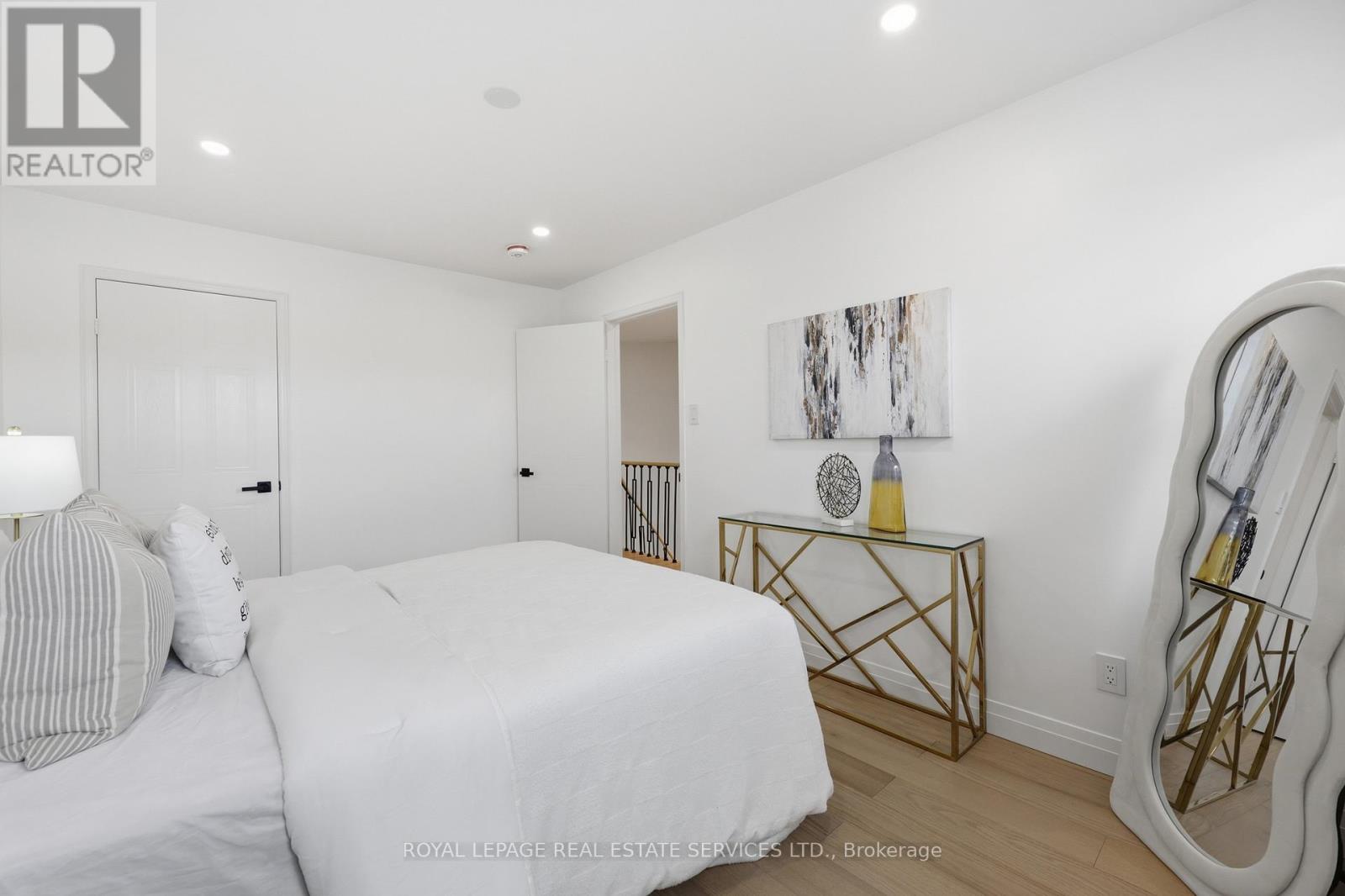 1332 Quinpool Court, Mississauga, Ontario  L5C 4J3 - Photo 28 - W12920398