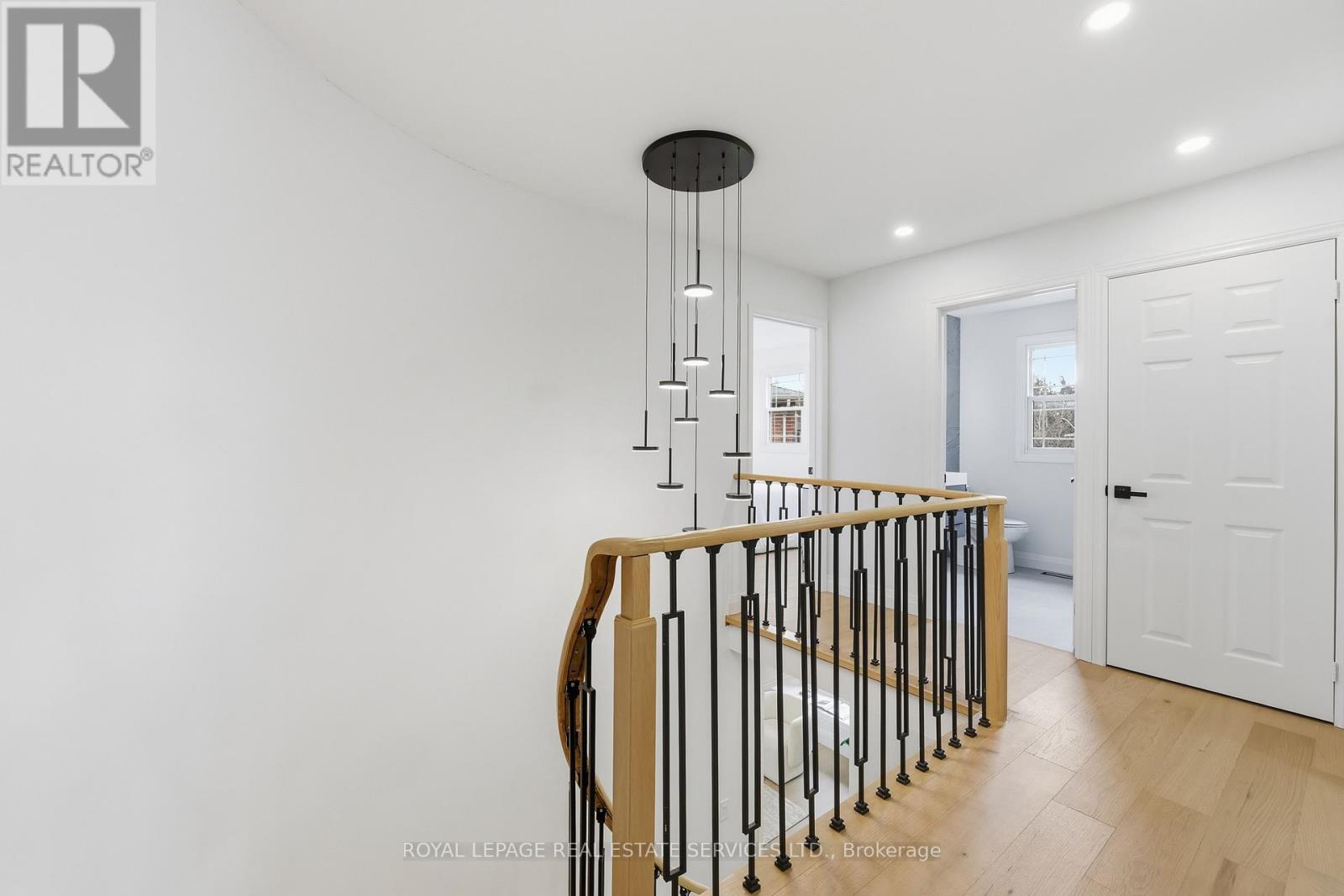 1332 Quinpool Court, Mississauga, Ontario  L5C 4J3 - Photo 26 - W12920398