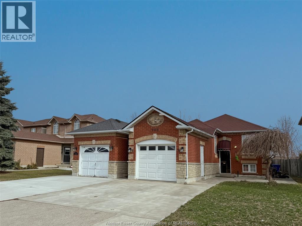 986 Lemonwood Crescent, Windsor, Ontario  N9G 2E7 - Photo 1 - 26006044