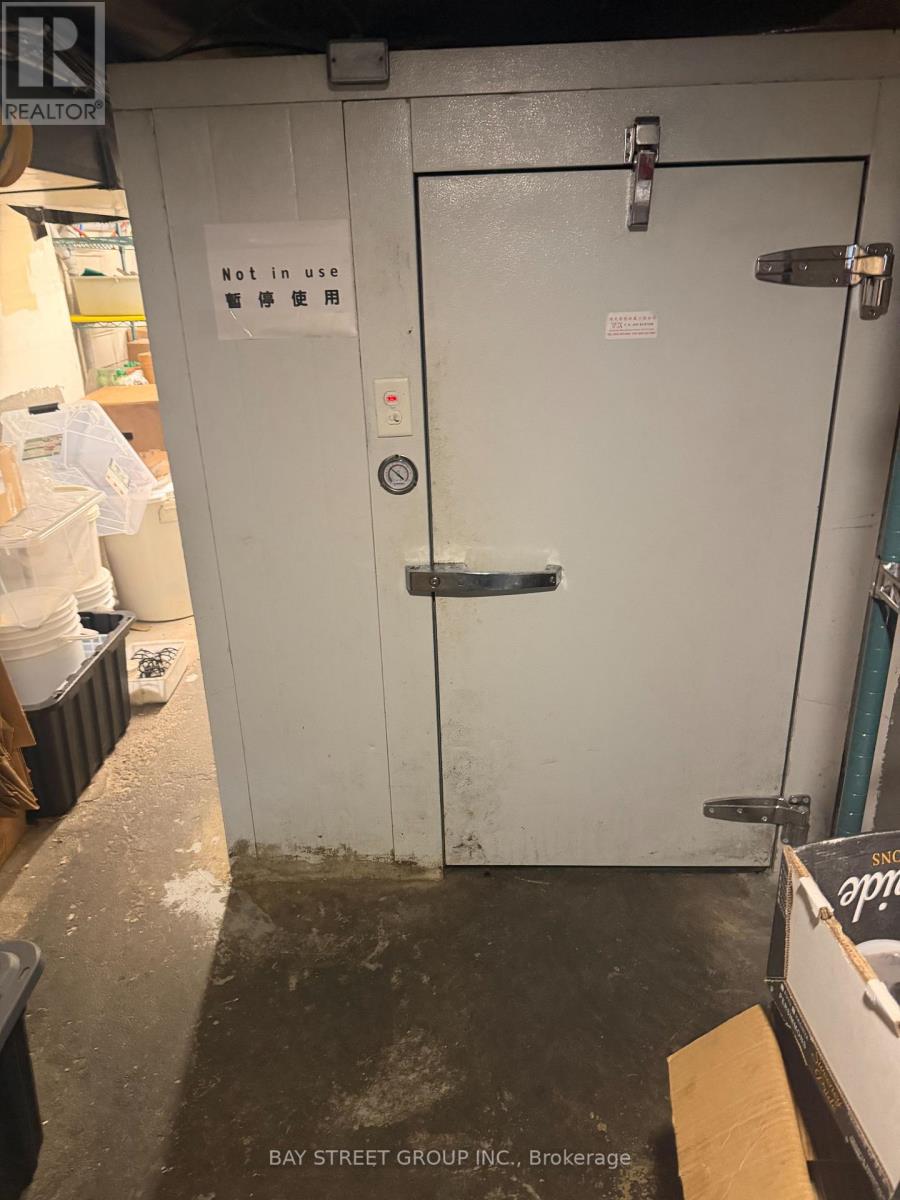 409 Spadina Avenue, Toronto (Kensington-Chinatown), Ontario  M5T 2G6 - Photo 13 - C12921580